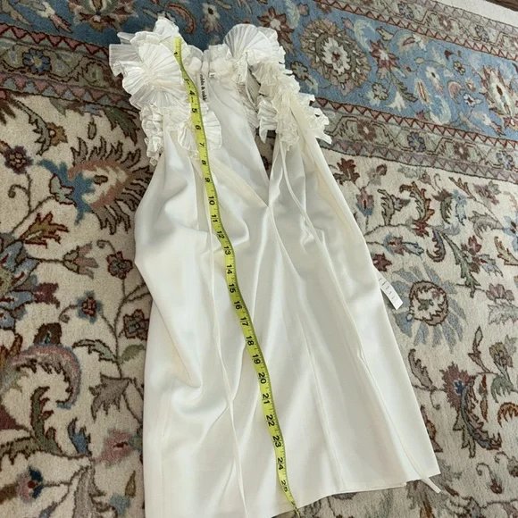 NWT Robbi & Nikki size small ivory ruffle top - Picture 7 of 7